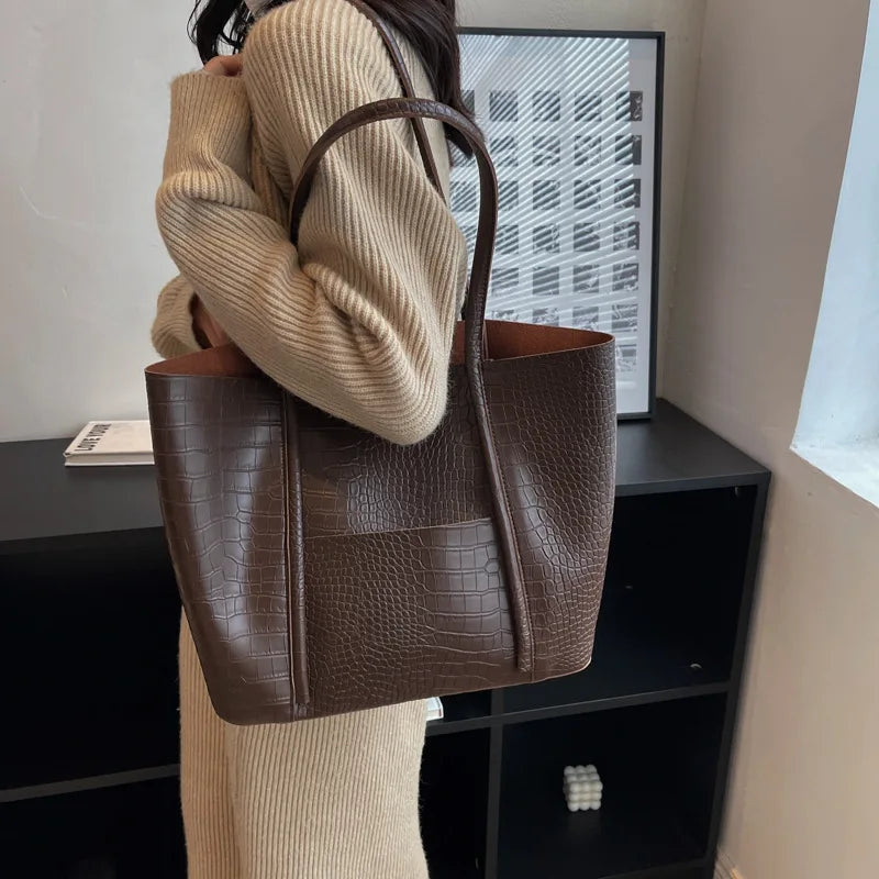 Christina™ | Bolso de Hombro Refinado