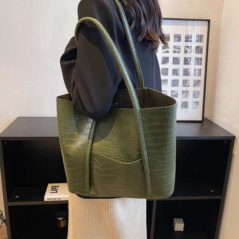 Christina™ | Bolso de Hombro Refinado