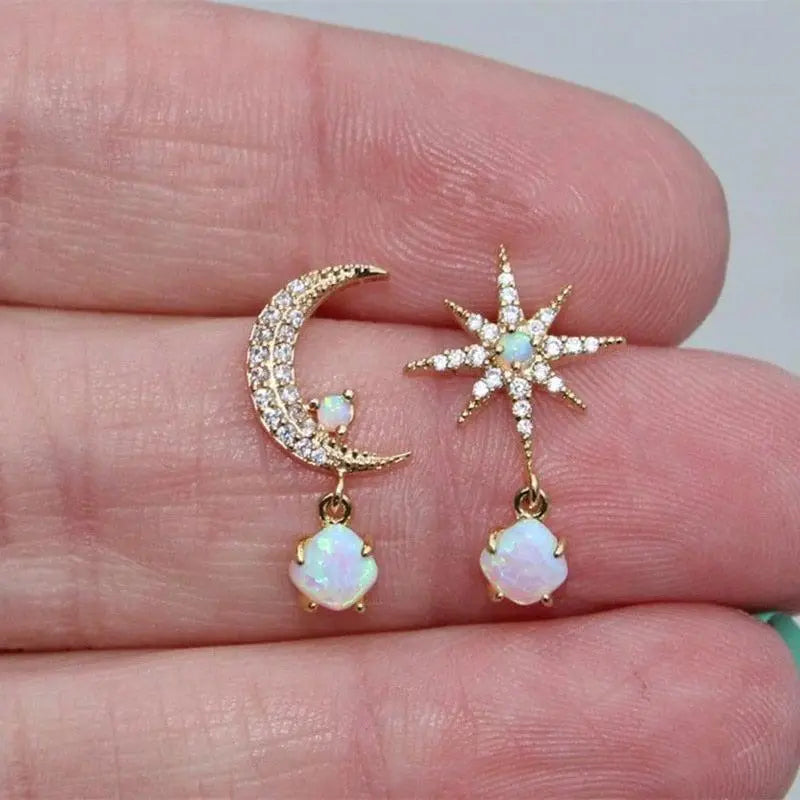 Pendientes Luna y Estrella Dorados con Ópalo