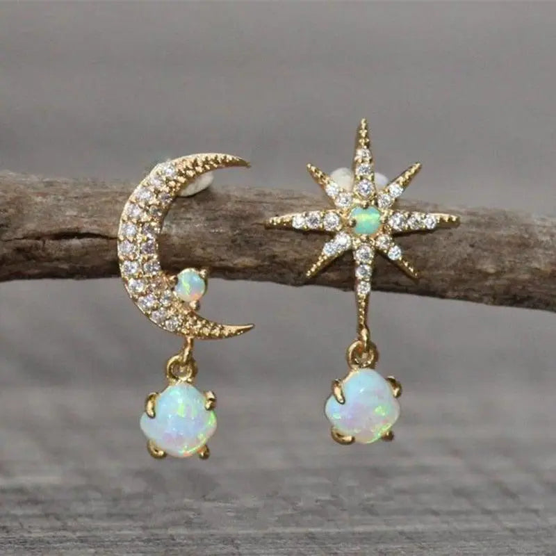 Pendientes Luna y Estrella Dorados con Ópalo
