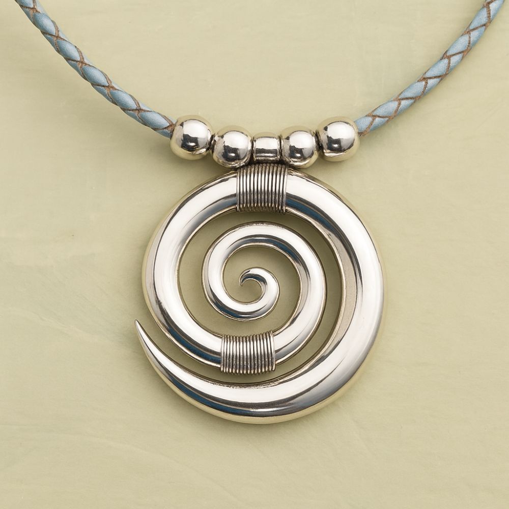 Collar Vintage Espiral Plateado