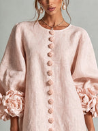 Vestido corto floral rosa con botones y mangas florales sorprendentes