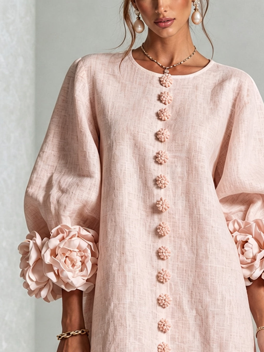 Vestido corto floral rosa con botones y mangas florales sorprendentes
