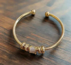 Pulsera Ajustable con Colgantes Dorados