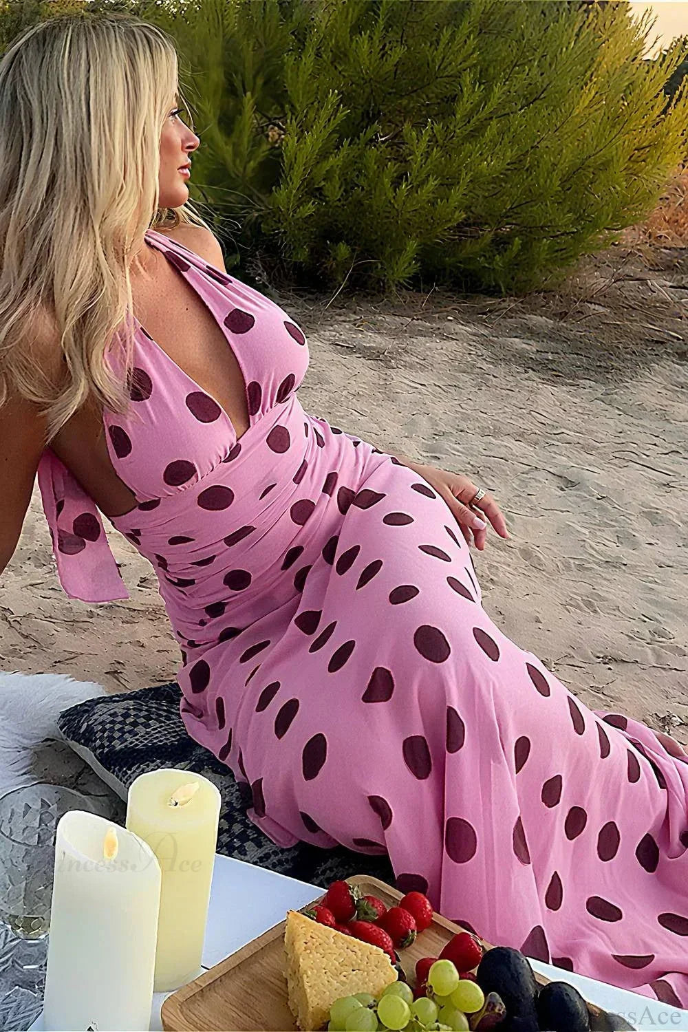Vestido maxi sin espalda con lazo en la cintura de lunares
