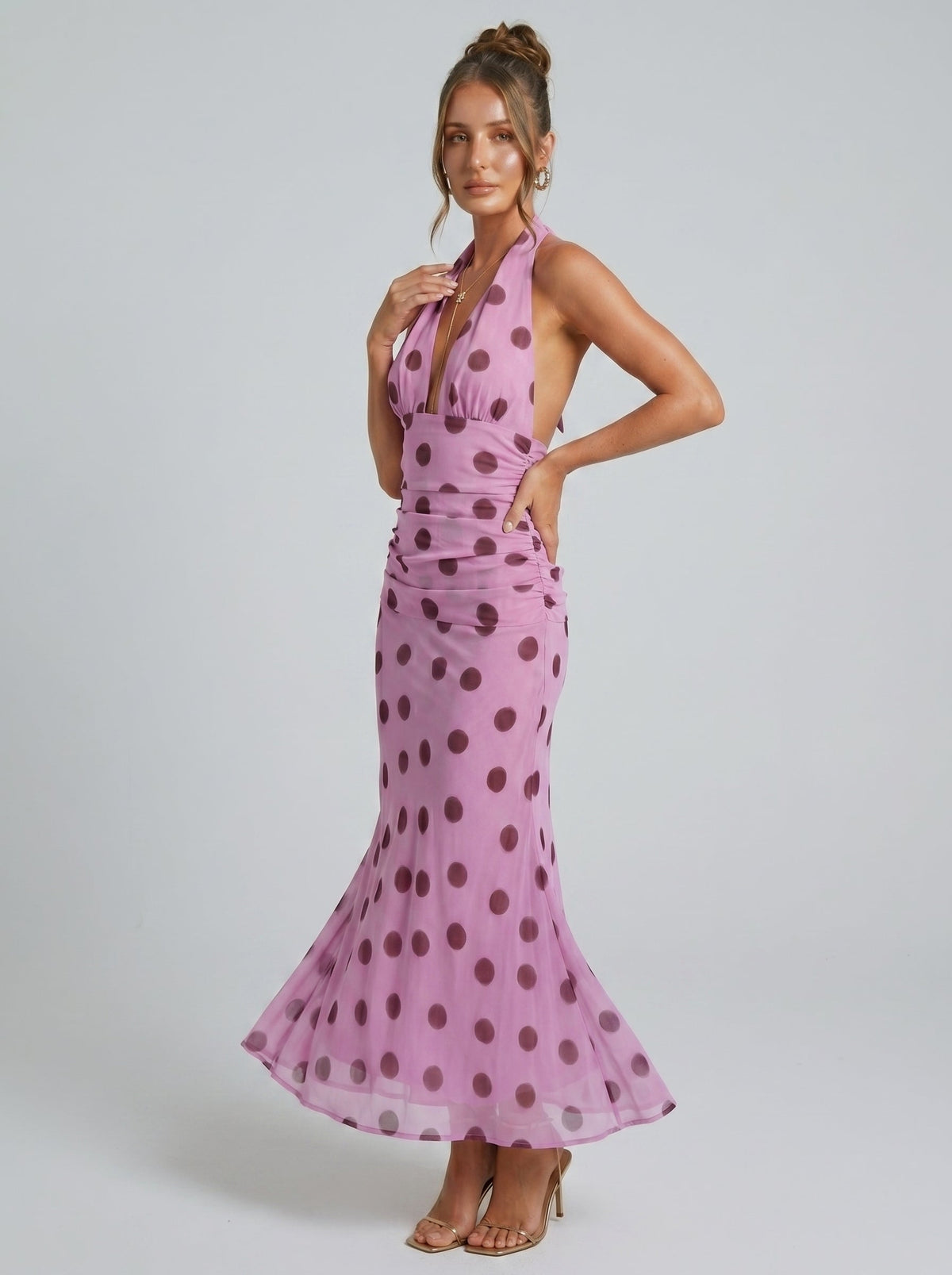 Vestido maxi sin espalda con lazo en la cintura de lunares
